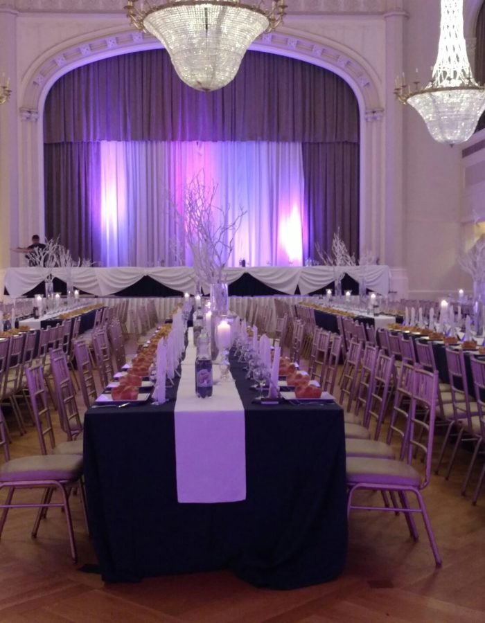 photo-1452691935775-b71e205d9e73